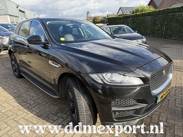 Zwart Gebruikt 2017 Jaguar F-Pace Portfolio SUV | € 7.999 - Afbeelding 1/4