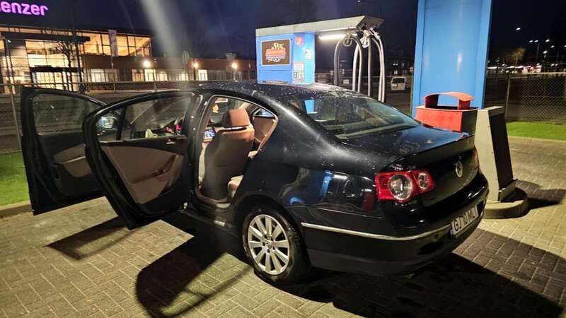 Gebruikt 2006 VW Passat Sedan | € 2.200 (Eerlijke prijs) - Afbeelding 1/4