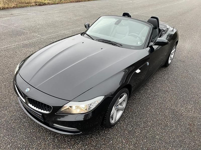 Zwart Occasion 2011 BMW Z4 Executive Cabriolet | € 19.950 - Afbeelding 1/4