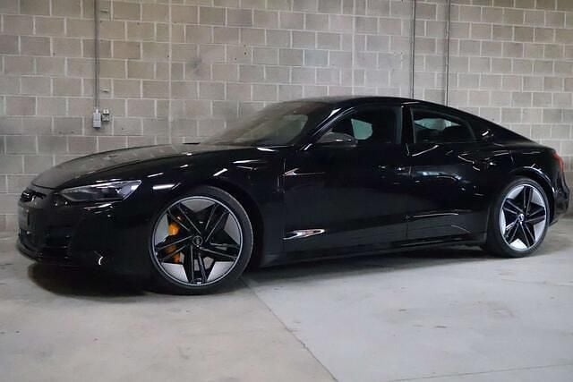 Zwart Occasion 2022 Audi e-tron GT quattro Premium Sedan | € 78.650 (Duur) - Afbeelding 1/4