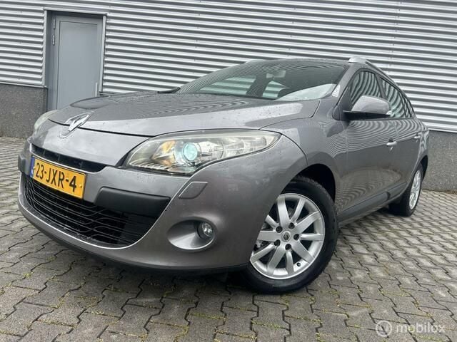 Grijs Gebruikt 2009 Renault Mégane GrandTour Expression Stationwagen | € 3.799 (Eerlijke prijs) - Afbeelding 1/4