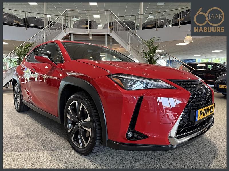 Occasion Lexus UX 250h Executive Line 2019 Rood SUV