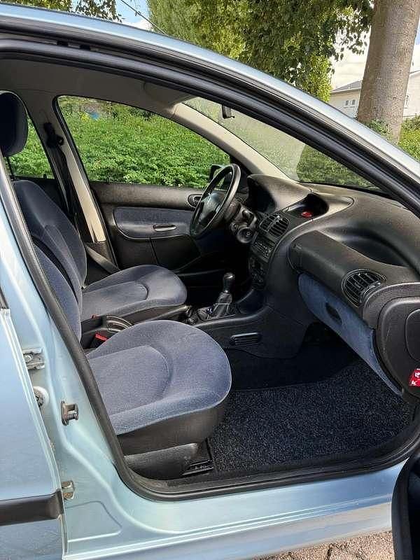 Gebruikt 2001 Peugeot 206 Hatchback | € 2.000 (Iets duurder) - Afbeelding 1/4