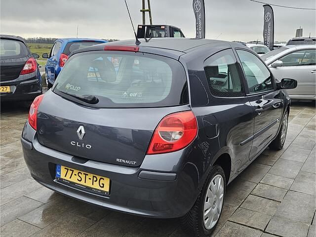 Occasion Renault Clio II Expression 75 PK (55 kW) 2006 Grijs Hatchback