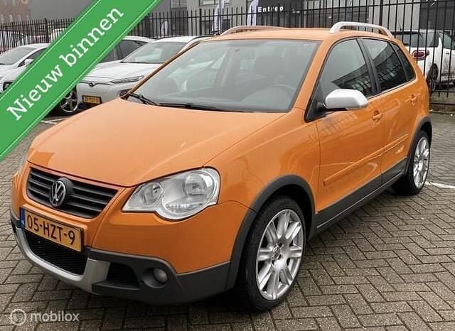 Oranje Occasion 2009 VW Polo Cross Hatchback | € 4.675 (Goede deal) - Afbeelding 1/4