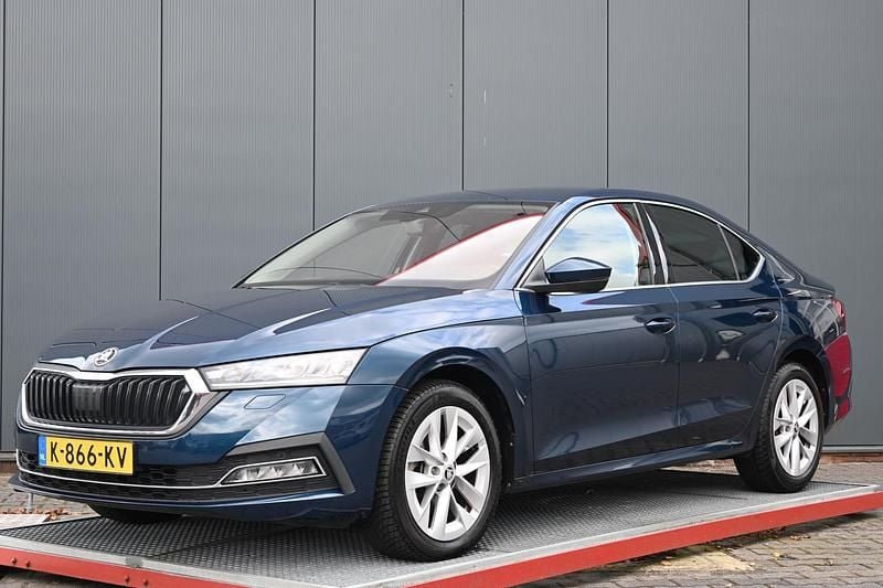 Blauw Gebruikt 2021 Skoda Octavia Business Line Hatchback | € 18.450 (Goede deal) - Afbeelding 1/4