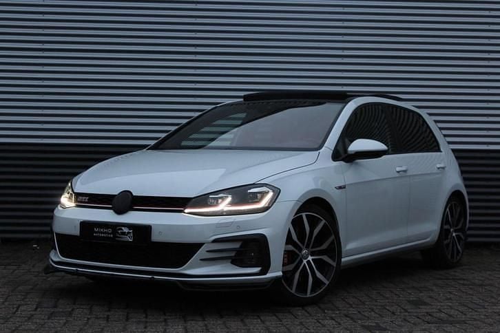 Wit Occasion 2019 VW Golf VII GTI Hatchback | € 24.950 (Super prijs) - Afbeelding 1/4