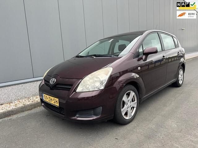 Rood Occasion 2008 Toyota Verso Terra MPV | € 2.950 (Eerlijke prijs) - Afbeelding 1/4