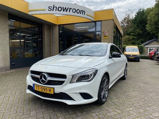 Wit Gebruikt 2015 Mercedes CLA220 Ambition Sedan | € 17.495 (Eerlijke prijs) - Afbeelding 1/4
