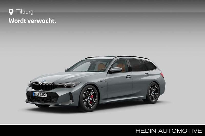 Grijs Gebruikt 2025 BMW 330e Executive Stationwagen | € 50.880 (Eerlijke prijs) - Afbeelding 1/2