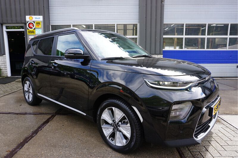 Zwart Gebruikt 2023 Kia Soul EV SUV | € 27.500 (Eerlijke prijs) - Afbeelding 1/4