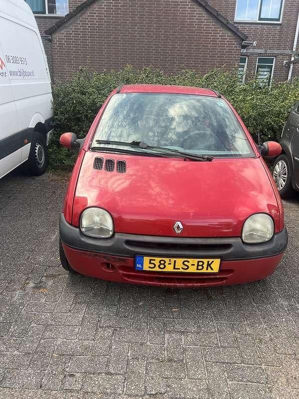 Rood Gebruikt 2003 Renault Twingo Hatchback | € 850 (Eerlijke prijs) - Afbeelding 1/4