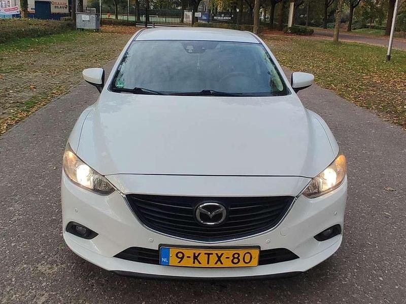 Wit Gebruikt 2013 Mazda 6 Sedan | € 14.000 (Duur) - Afbeelding 1/4