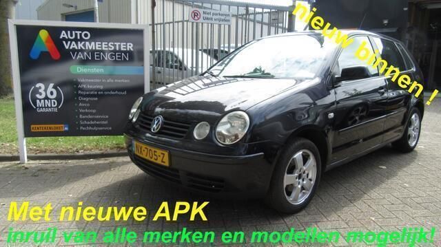 Zwart, metallic lak Gebruikt 2003 VW Polo Hatchback | € 1.249 (Eerlijke prijs) - Afbeelding 1/4