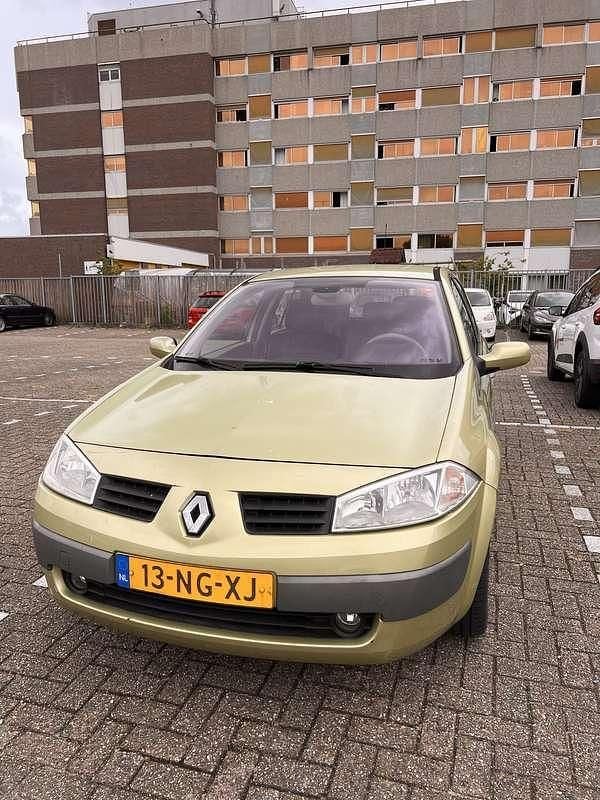 Gebruikt 2003 Renault Mégane II Expression Sedan | € 1.300 (Goede deal) - Afbeelding 1/4