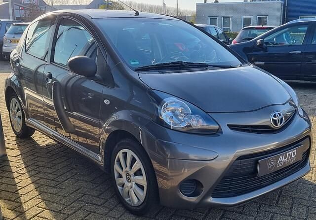 Occasion Toyota Aygo 68 PK (50 kW) 2013 Bruin Hatchback