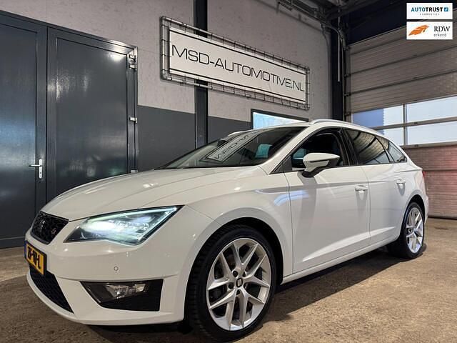 Wit Gebruikt 2014 Seat Leon ST Business Stationwagen | € 11.949 (Eerlijke prijs) - Afbeelding 1/4