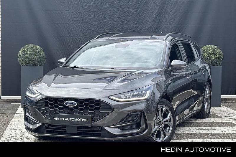 Grijs Gebruikt 2024 Ford Focus ST-Line Stationwagen | € 25.945 (Iets duurder) - Afbeelding 1/3