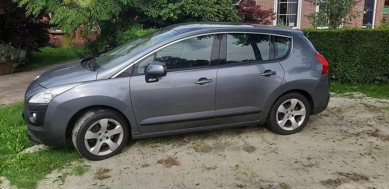 Grijs Gebruikt 2011 Peugeot 3008 Active MPV | € 4.000 (Goede deal) - Afbeelding 1/4