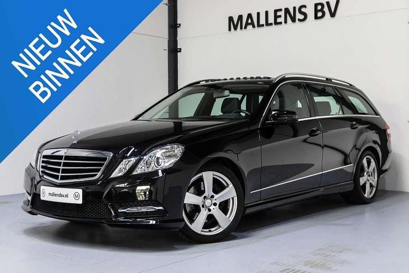 Zwart Gebruikt 2013 Mercedes E200 AMG Stationwagen | € 18.950 (Eerlijke prijs) - Afbeelding 1/4
