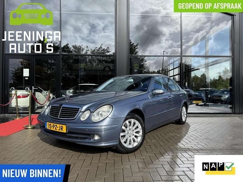 Blauw Gebruikt 2005 Mercedes E320 Avantgarde Sedan | € 8.900 (Goede deal) - Afbeelding 1/4