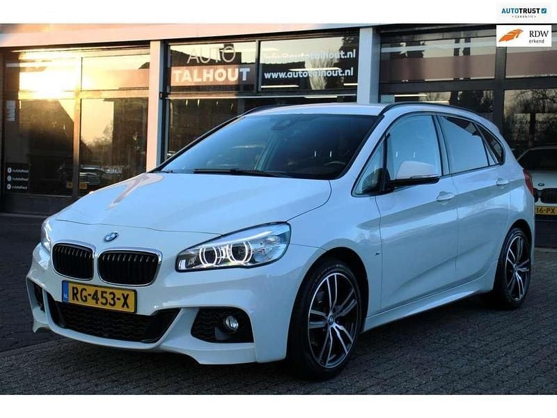 Wit Occasion 2017 BMW 218 Active Tourer M Sport MPV | € 16.700 (Goede deal) - Afbeelding 1/4