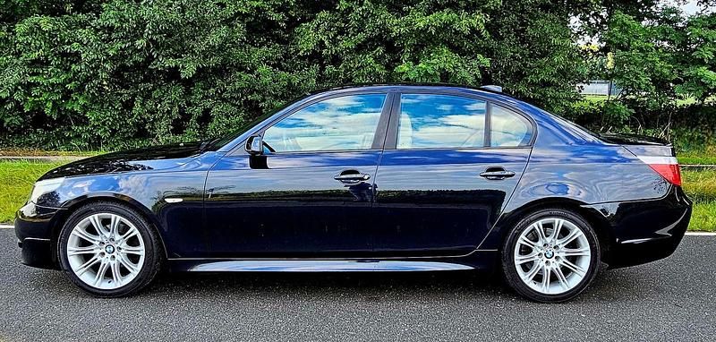 Blauw Gebruikt 2005 BMW 523 Sedan | € 13.995 - Afbeelding 1/4