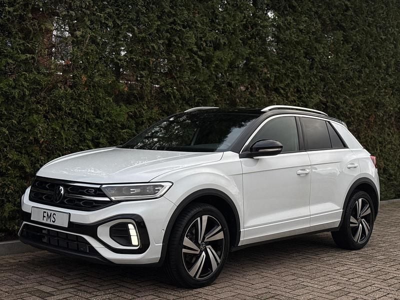 Wit Gebruikt 2023 VW T-Roc R-line SUV | € 32.890 (Iets duurder) - Afbeelding 1/4