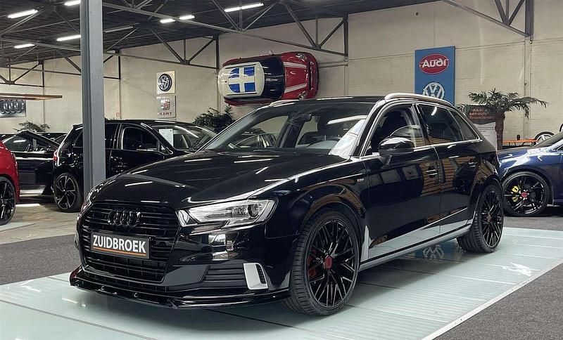 Zwart Gebruikt 2020 Audi A3 Sport Hatchback | € 19.999 (Super prijs) - Afbeelding 1/4