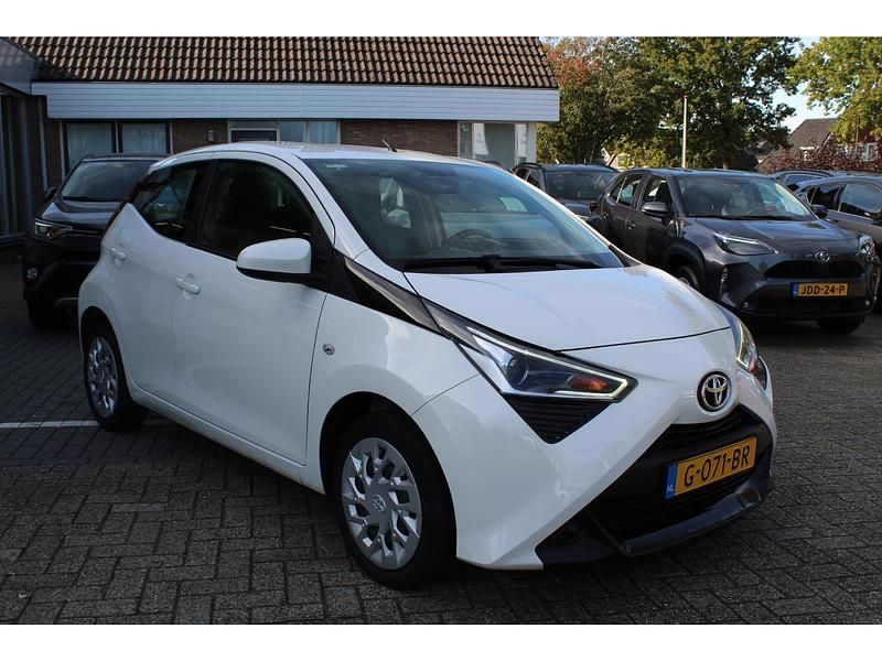 Occasion Toyota Aygo X-play 72 PK (52 kW) 2019 Wit Hatchback