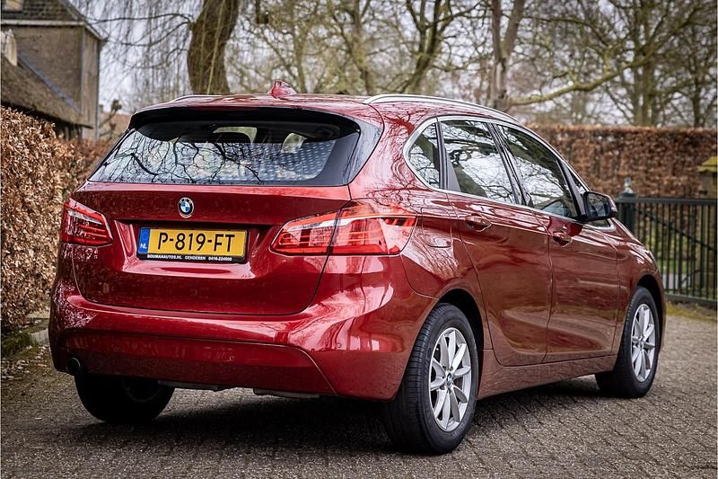 Occasion BMW 218 Executive 136 PK (100 kW) 2014 Rood Stationwagen