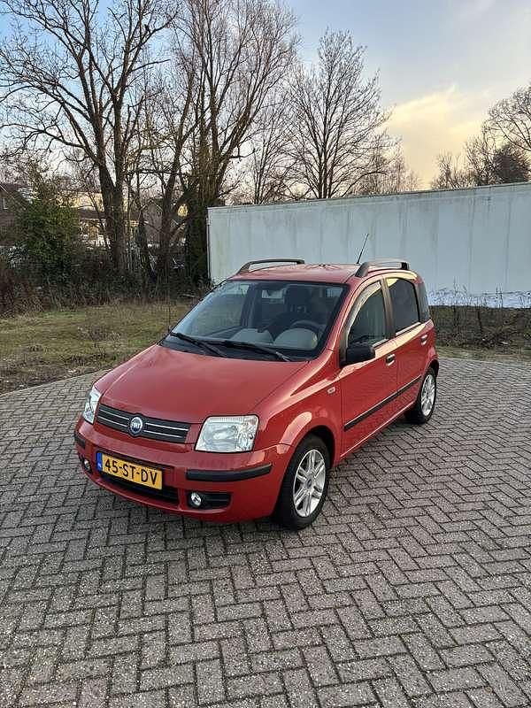 Rood Occasion 2006 Fiat Panda MPV | € 799 (Goede deal) - Afbeelding 1/4