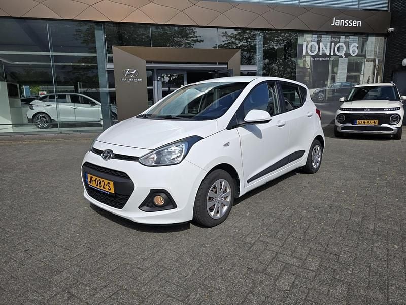 Wit Gebruikt 2016 Hyundai i10 Comfort Hatchback | € 7.950 (Eerlijke prijs) - Afbeelding 1/4