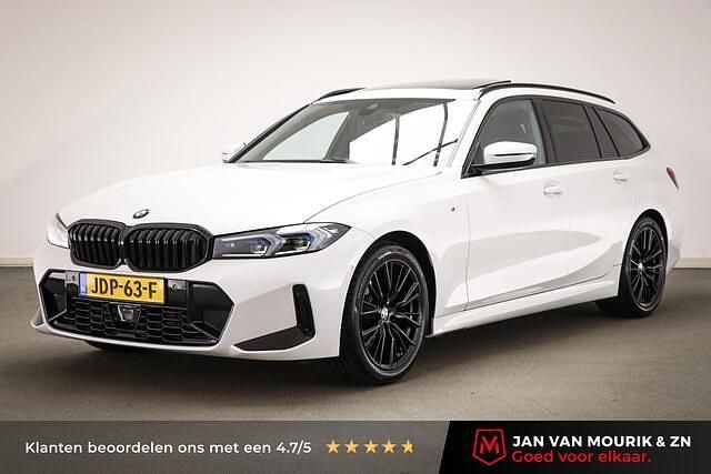 Wit Gebruikt 2023 BMW 320 M Sport Stationwagen | € 42.900 (Duur) - Afbeelding 1/4