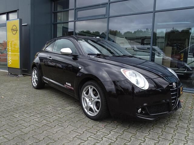 Zwart Gebruikt 2012 Alfa Romeo MiTo Distinctive Hatchback | € 7.450 (Iets duurder) - Afbeelding 1/4
