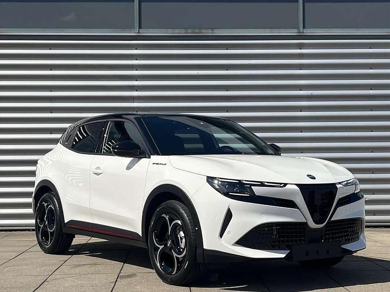 Nieuw Alfa Romeo GT Junior Edizione Speciale 136 PK (100 kW) 2025 Wit Hatchback