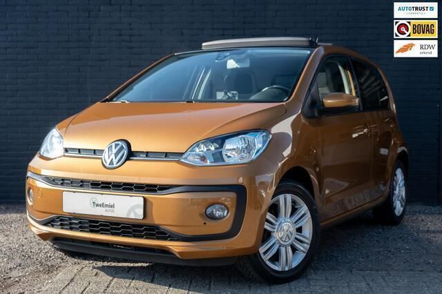 Oranje Gebruikt 2017 VW up! high up! Hatchback | € 8.999 (Iets duurder) - Afbeelding 1/4