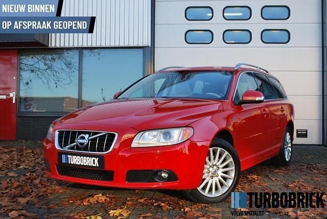 Occasion Volvo V70 Summum 179 PK (131 kW) 2011 Rood Stationwagen
