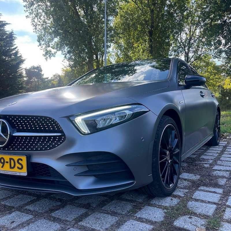 Occasion Mercedes A250 AMG line 160 PK (117 kW) 2020 Grijs Stationwagen