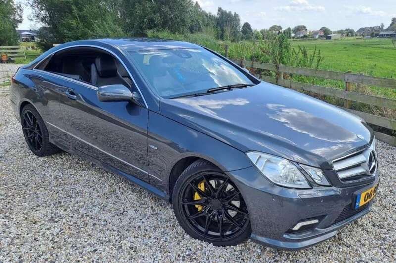 Grijs Gebruikt 2009 Mercedes E250 Elegance Coupé | € 9.450 (Goede deal) - Afbeelding 1/4