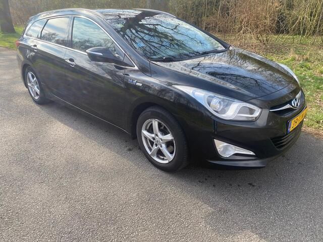 Zwart Gebruikt 2012 Hyundai i40 Edition Stationwagen | € 3.150 - Afbeelding 1/4