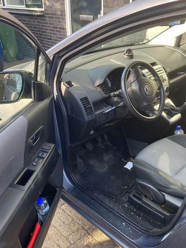 Grijs Gebruikt 2007 Mazda 5 Touring MPV | € 1.350 (Eerlijke prijs) - Afbeelding 1/4