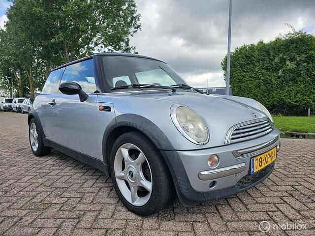 Grijs Gebruikt 2003 Mini Cooper Hatchback | € 1.599 (Goede deal) - Afbeelding 1/4