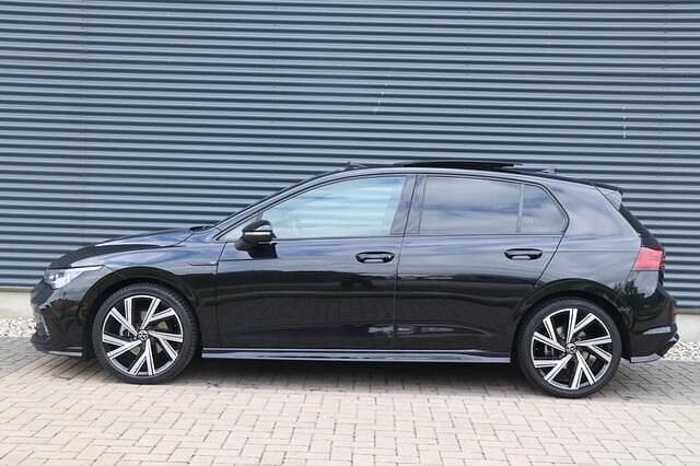 Occasion VW Golf VIII R-line 150 PK (110 kW) 2020 Zwart Hatchback