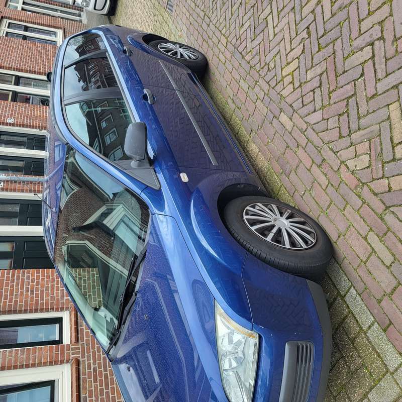 Blauw Gebruikt 2006 Ford Focus Ambiente Stationwagen | € 1.299 (Eerlijke prijs) - Afbeelding 1/4