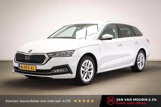 Wit Gebruikt 2022 Skoda Octavia Business Line Stationwagen | € 21.750 (Eerlijke prijs) - Afbeelding 1/4