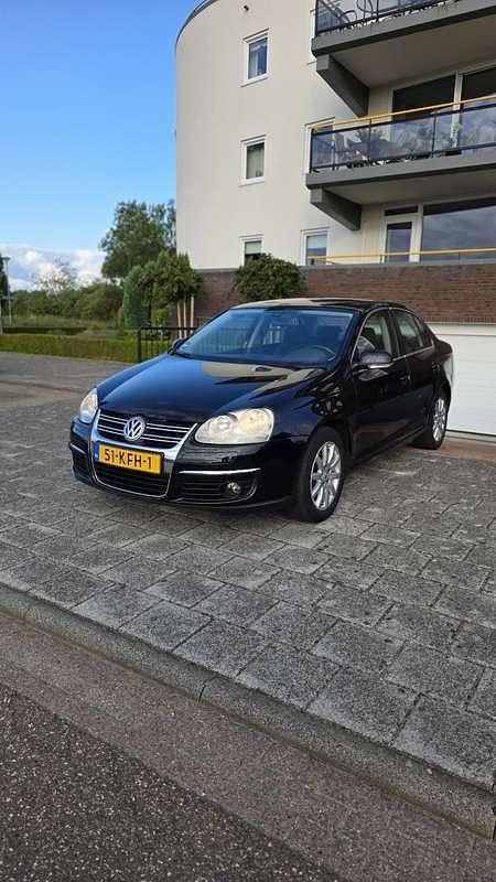 Zwart Gebruikt 2009 VW Jetta Comfortline Sedan | € 4.499 (Eerlijke prijs) - Afbeelding 1/4