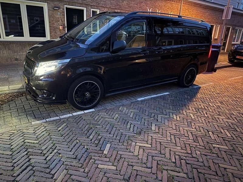 Zwart Gebruikt 2016 Mercedes Vito MPV | € 25.000 - Afbeelding 1/4
