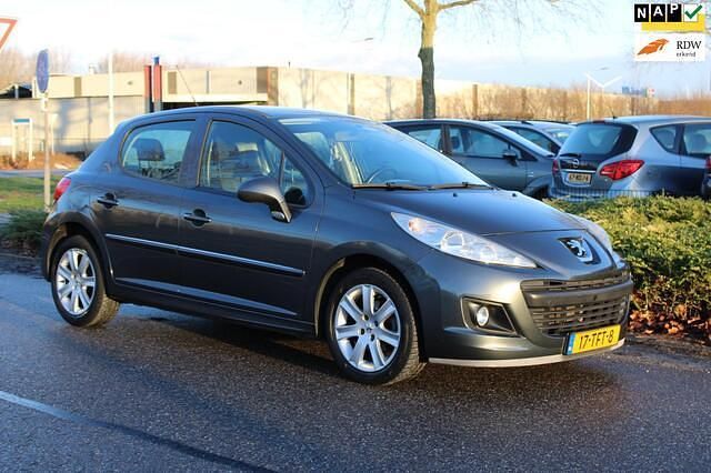 Grijs, metallic lak Gebruikt 2012 Peugeot 207 Access Hatchback | € 5.950 (Duur) - Afbeelding 1/4
