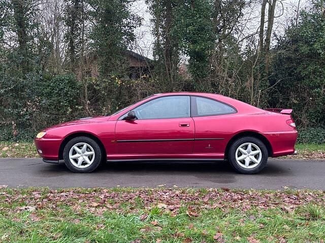 Occasion Peugeot 406 132 PK (97 kW) 1998 Rood Coupé